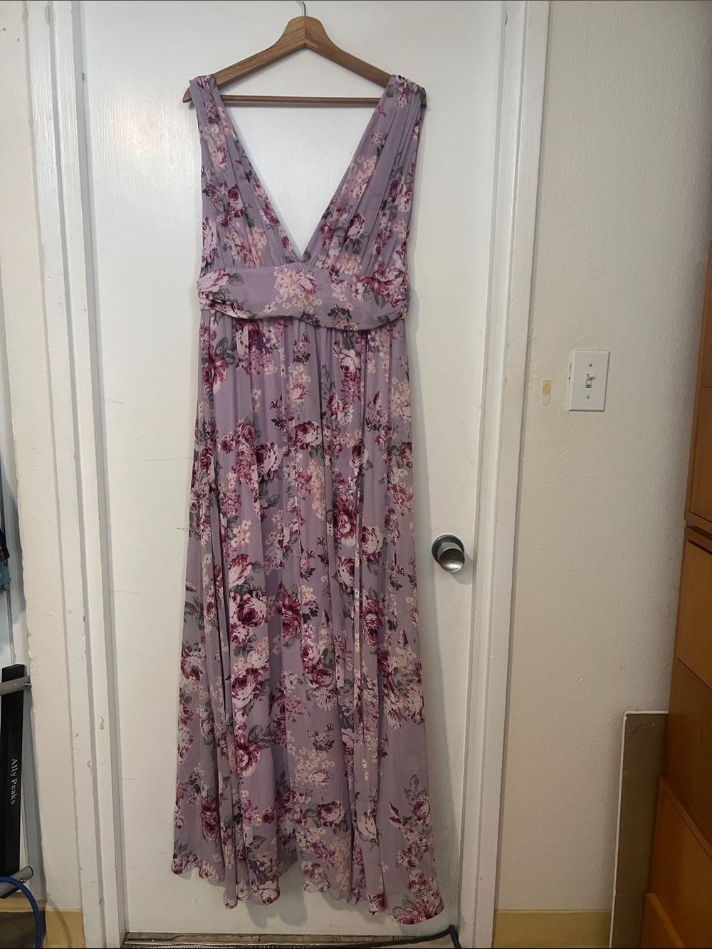 Lulu's Lavender Floral V-Neck Maxi Dress